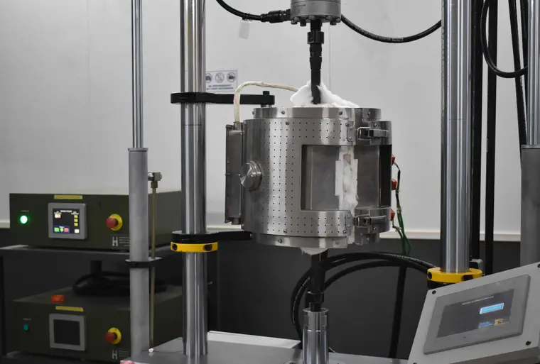 Tensile Machine with Furnace at TCR