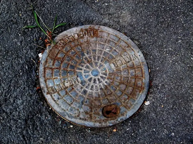 TCR Engineering in Navi Mumbai conducts EN 124-5 tests including load, deflection, tilt, fatigue (1L cycles), and permanent set for manhole covers.