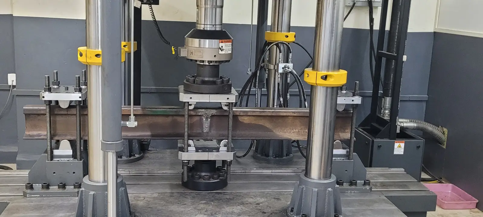 Fatigue testing setup for Rail Tracks