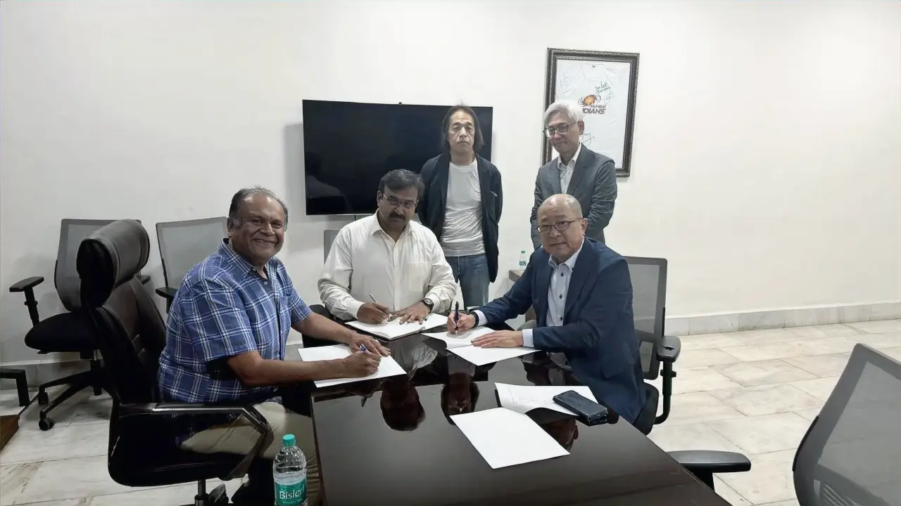 Rohit Bafna and H. Sato rom Chugai Technos and  Sarangaraja Balakrishnan from Chugai India at the signing ceremony. Viewed by Naoshi Kawabe and Kazuyoshi Morimoto from Chugai Technos.