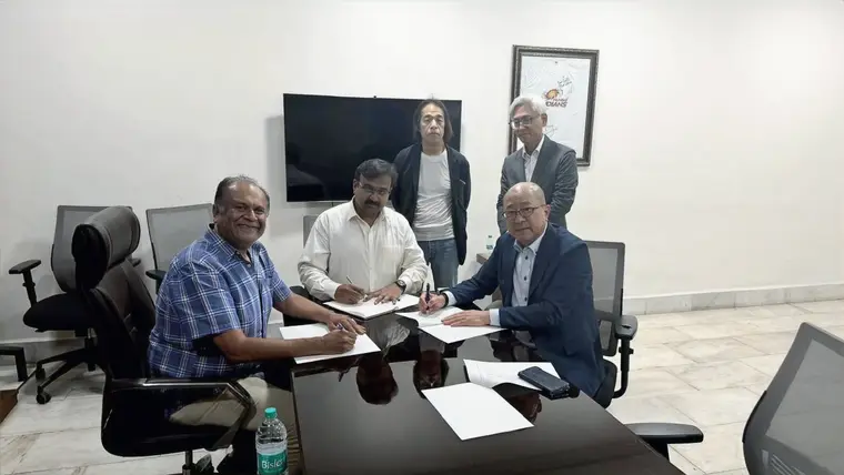 Rohit Bafna and H. Sato rom Chugai Technos and Sarangaraja Balakrishnan from Chugai India at the signing ceremony. Viewed by Naoshi Kawabe and Kazuyoshi Morimoto from Chugai Technos.